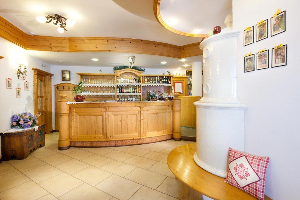 Hotel Garni Laura อารับบา ภายนอก รูปภาพ