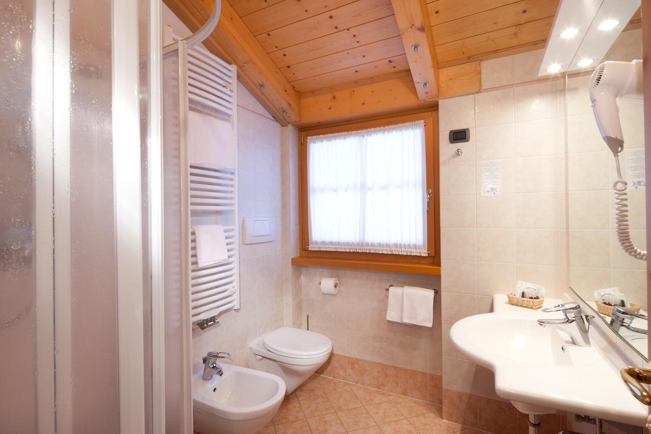 Hotel Garni Laura อารับบา ภายนอก รูปภาพ